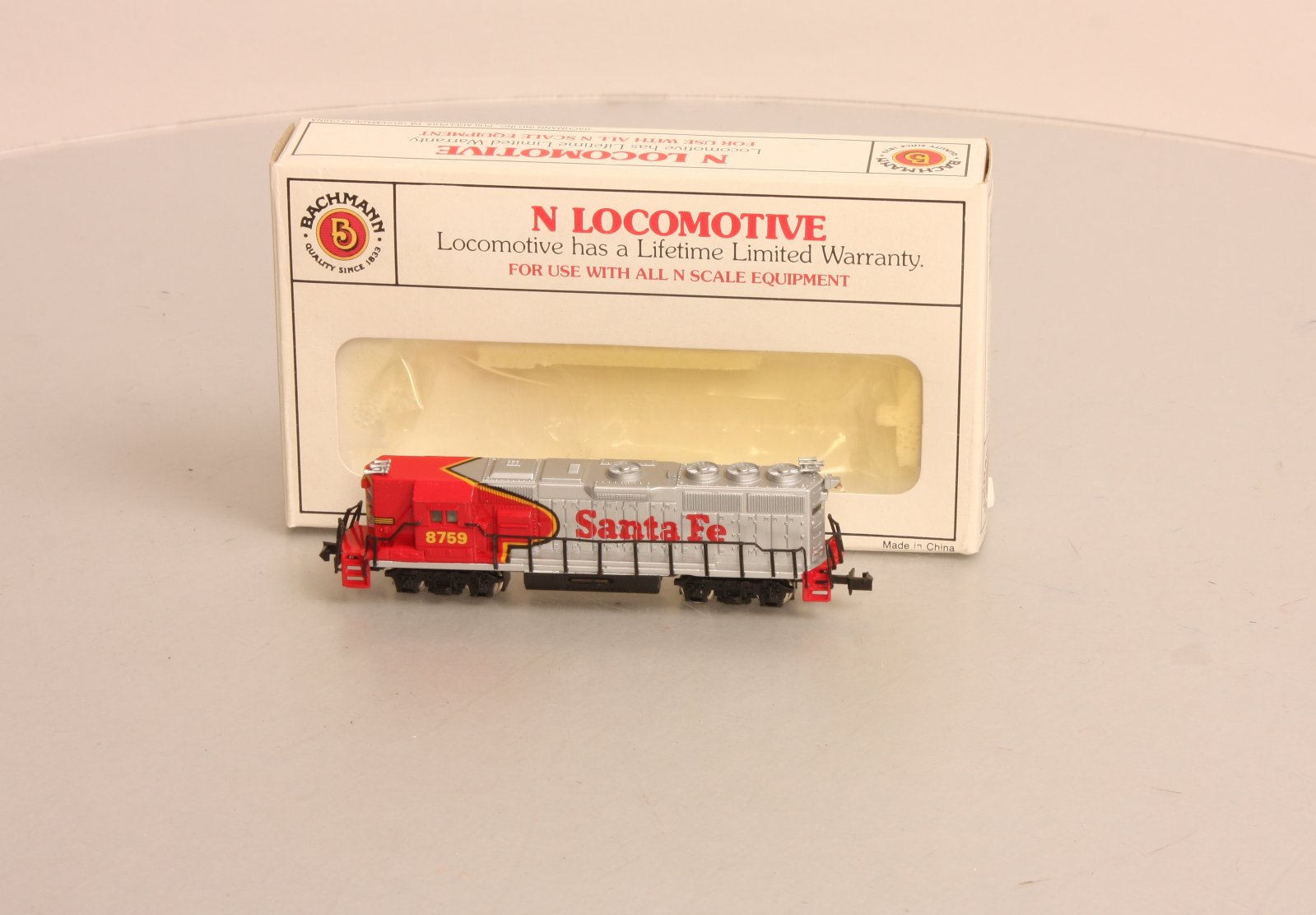 Bachmann 61252 N Scale Santa Fe GP50 Diesel Locomotive #8759
