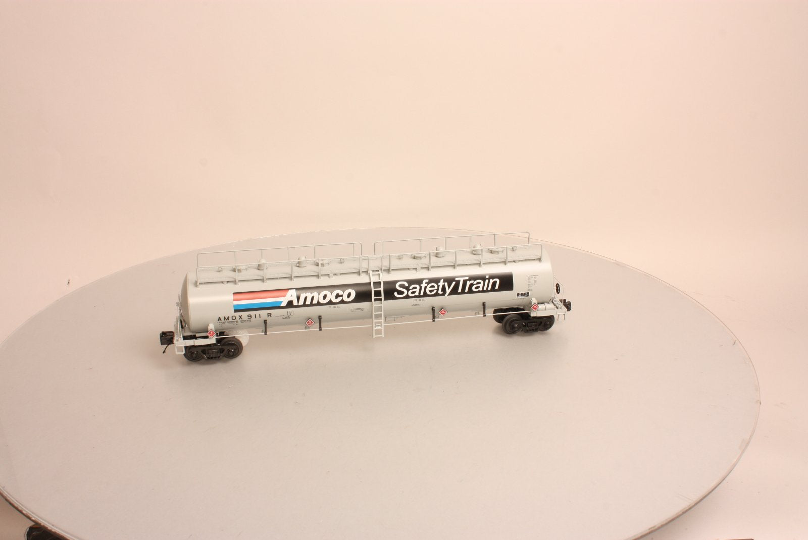 MTH 20-96230 O Amoco 20000g 4-Compartment Tank Car #AMOX911R