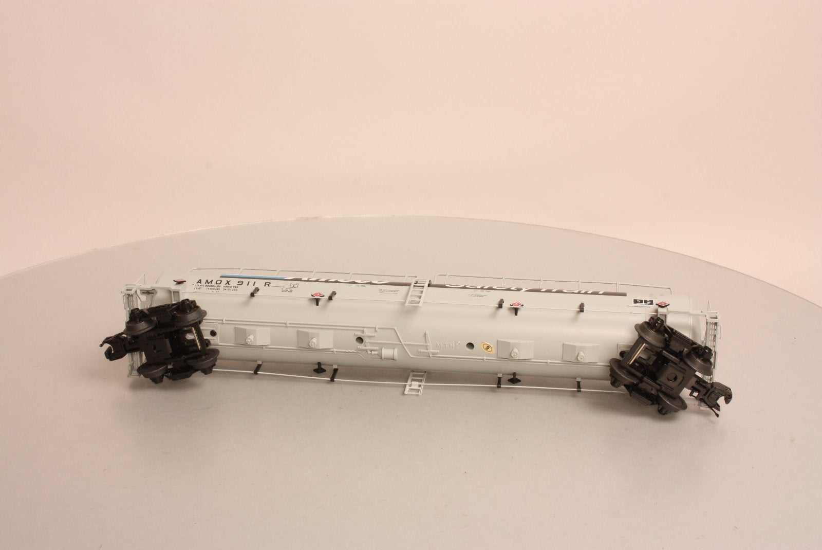 MTH 20-96230 O Amoco 20000g 4-Compartment Tank Car #AMOX911R