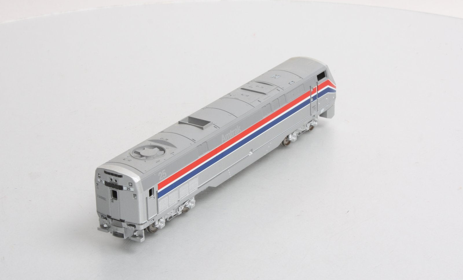 Athearn 88836 HO AMD103/P42, Amtrak/Phase III #25