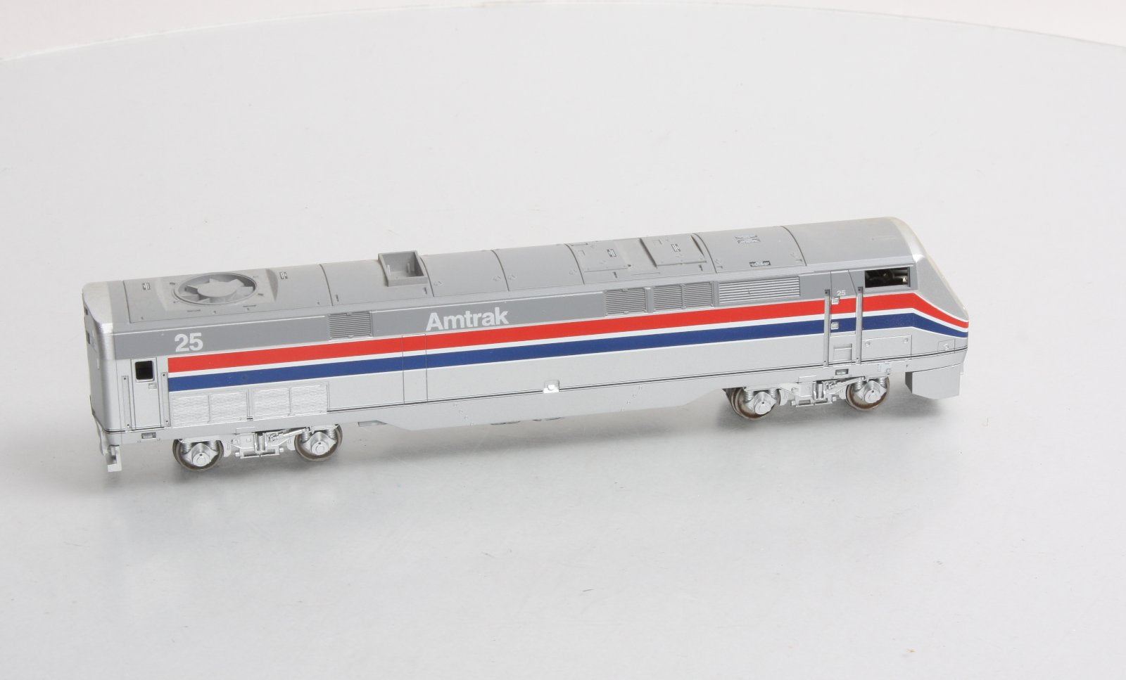 Athearn 88836 HO AMD103/P42, Amtrak/Phase III #25