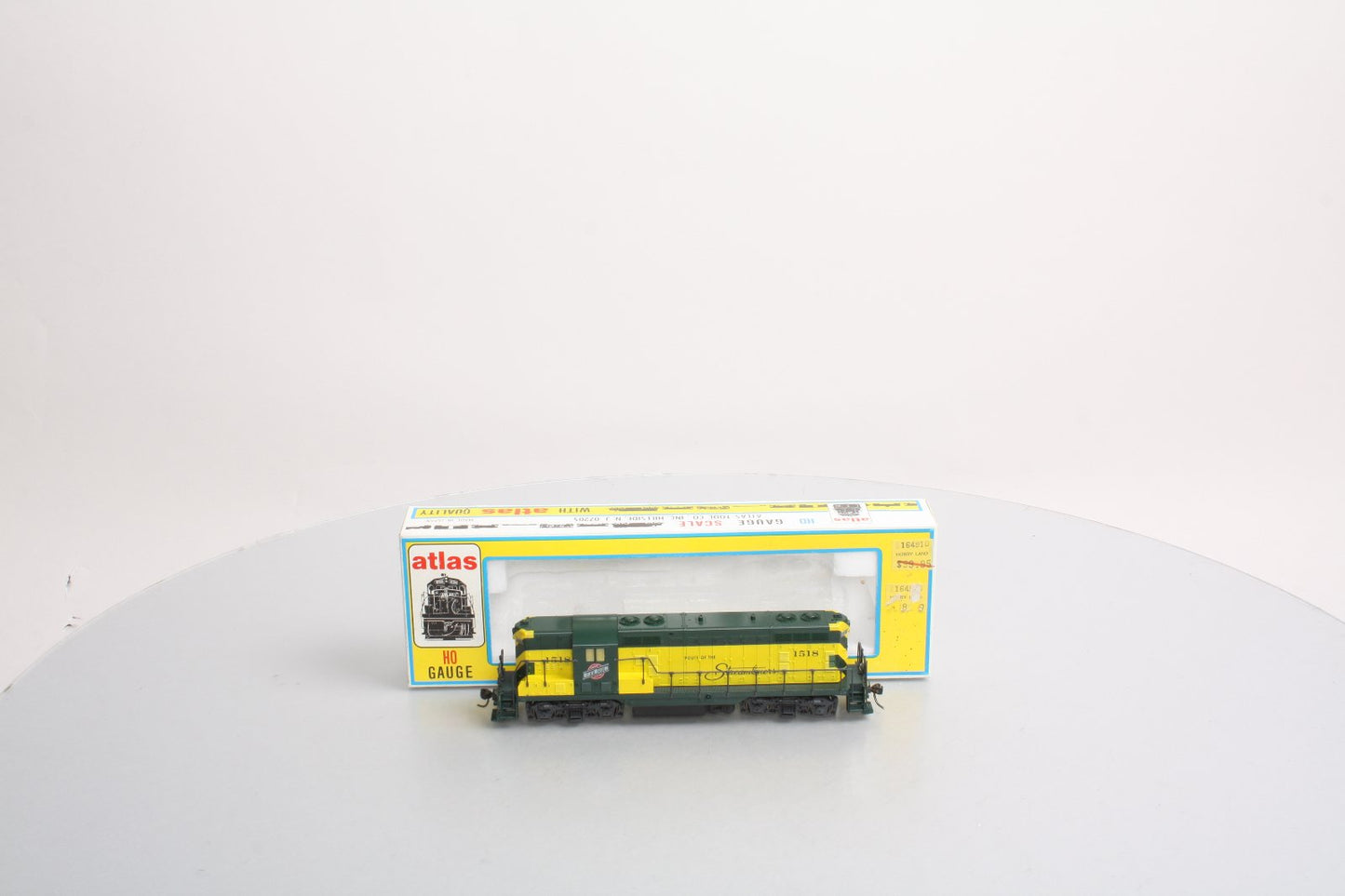 Atlas 8230 C&NW #1518 GP-7 Diesel w/ DCC & Light