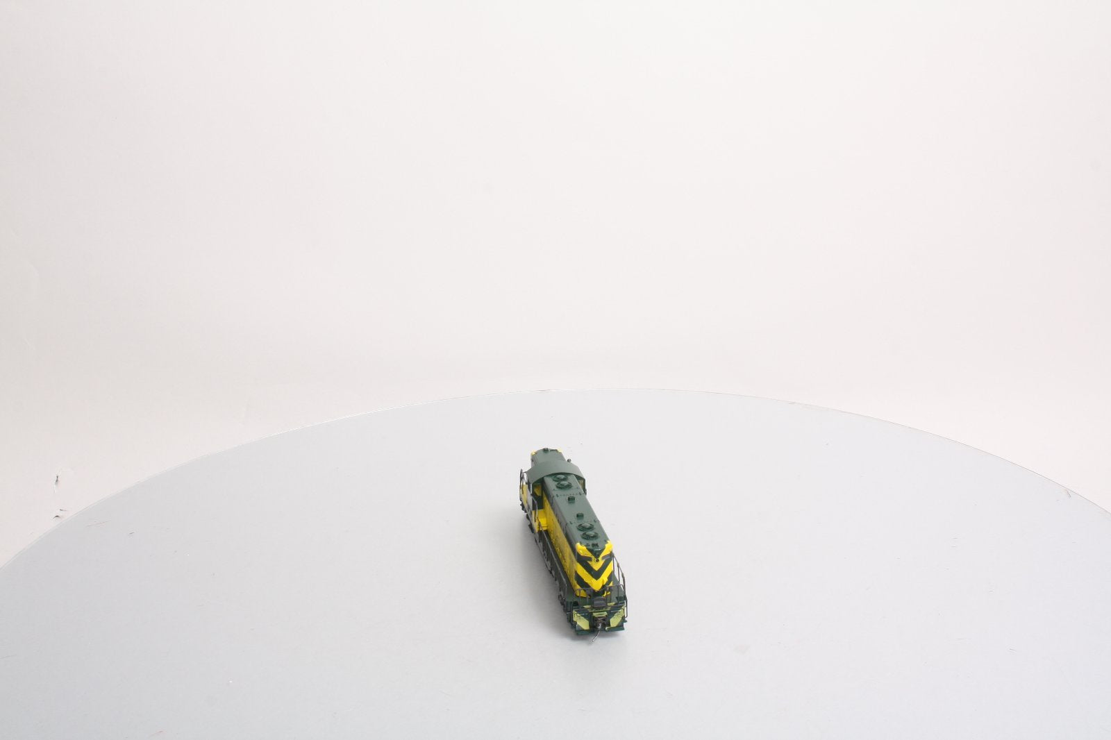 Atlas 8230 C&NW #1518 GP-7 Diesel w/ DCC & Light
