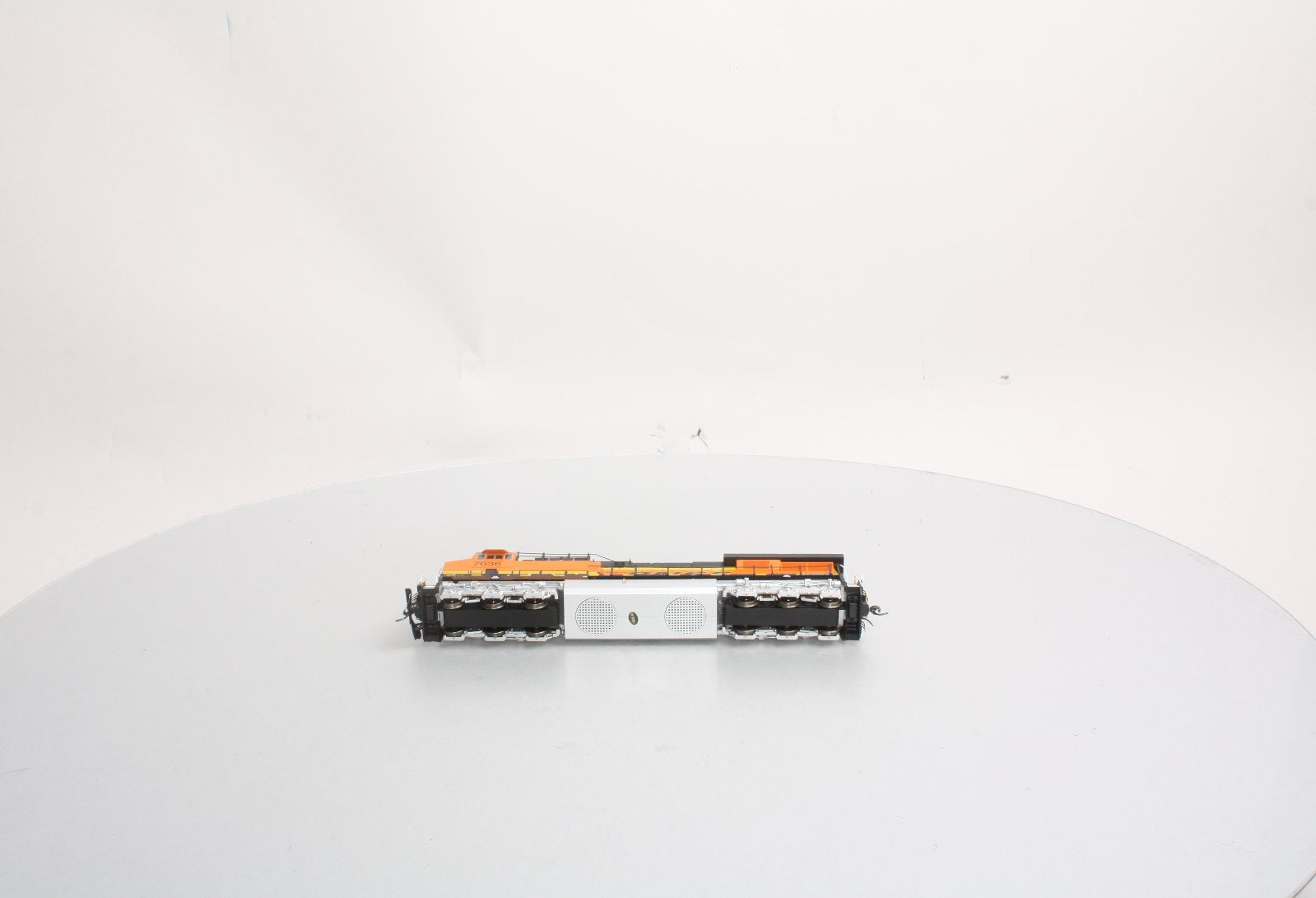 MTH 80-2329-0 HO BNSF Railway GE ES44AC - Standard DC #7036