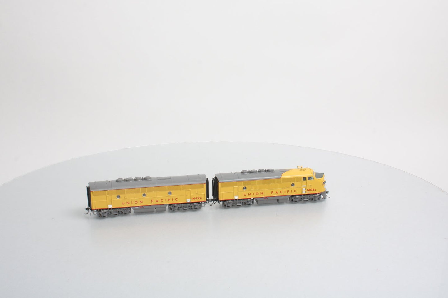 MTH 80-2188-0 HO UP F-3 A/B Diesel Locomotive Set - DCC Ready (Set of 2)