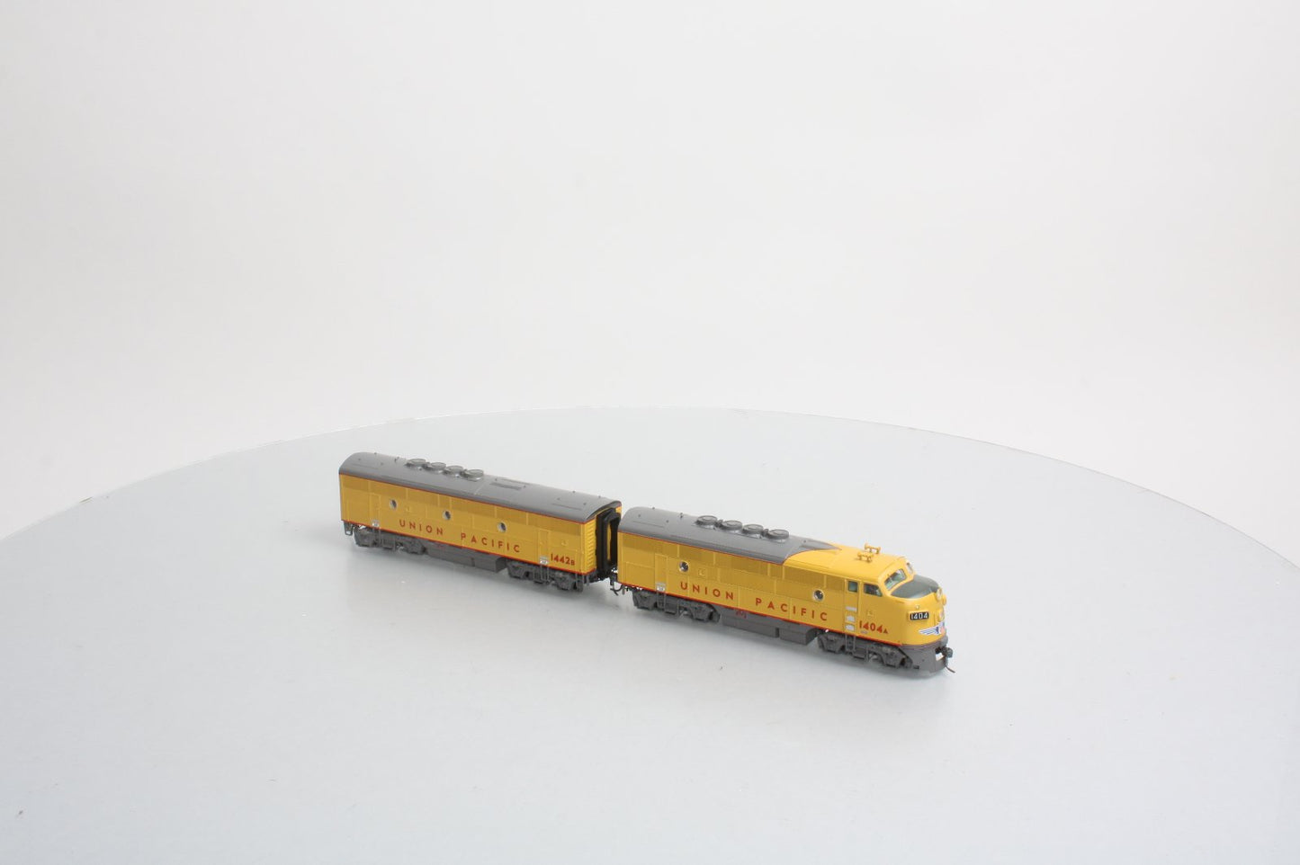MTH 80-2188-0 HO UP F-3 A/B Diesel Locomotive Set - DCC Ready (Set of 2)