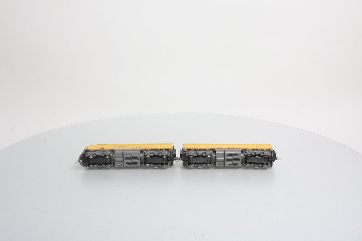 MTH 80-2188-0 HO UP F-3 A/B Diesel Locomotive Set - DCC Ready (Set of 2)