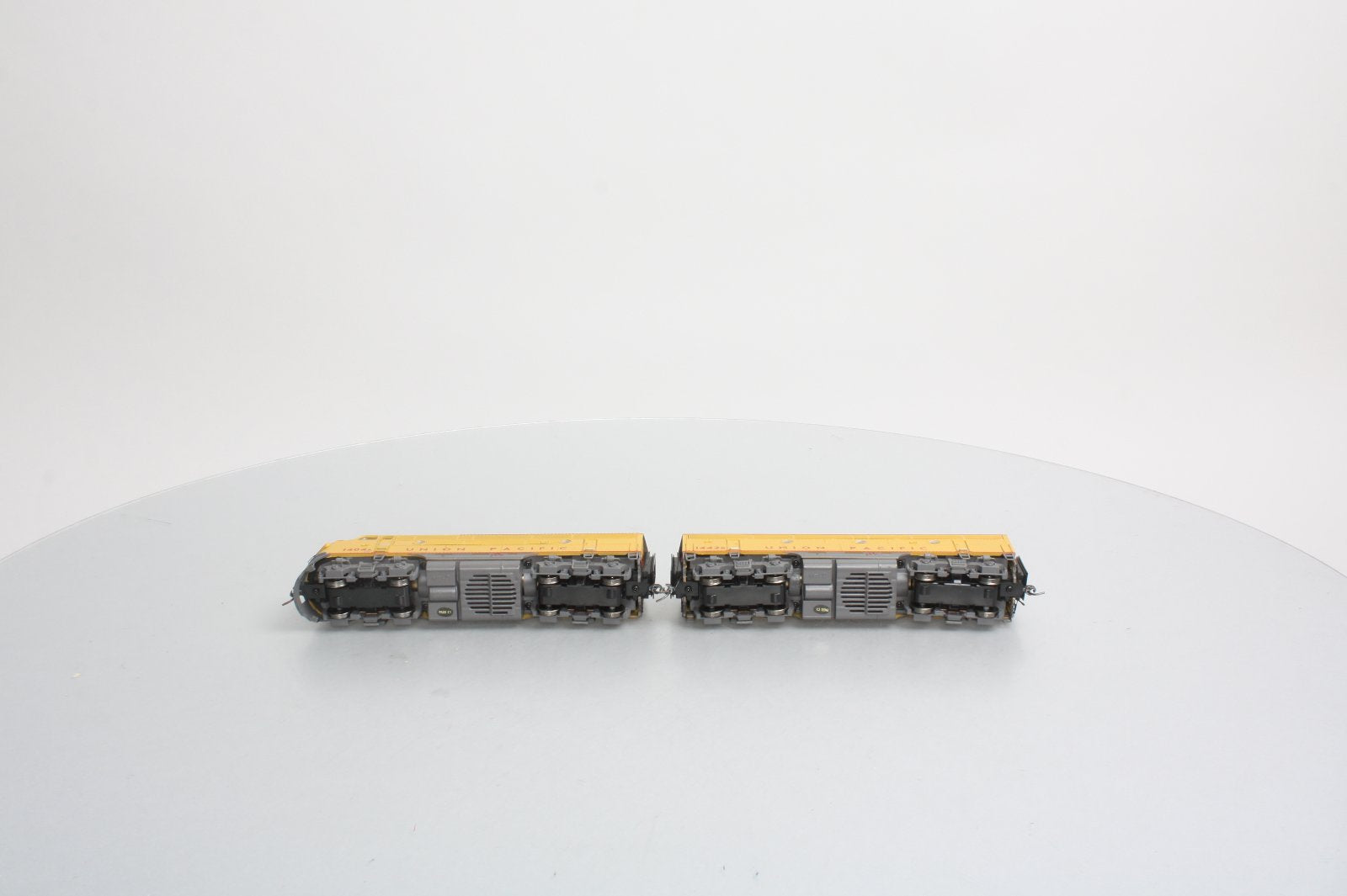 MTH 80-2188-0 HO UP F-3 A/B Diesel Locomotive Set - DCC Ready (Set of 2)