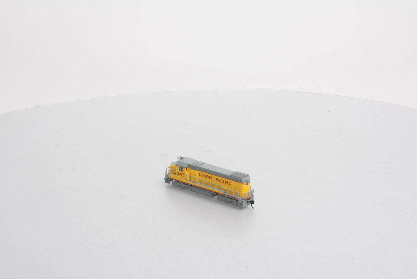 Atlas 52608 N Scale Union Pacific GP15-1 Diesel Locomotive #1683