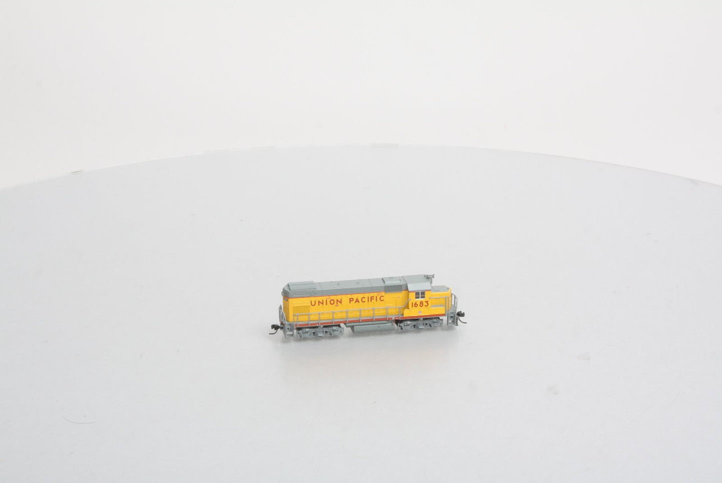 Atlas 52608 N Scale Union Pacific GP15-1 Diesel Locomotive #1683