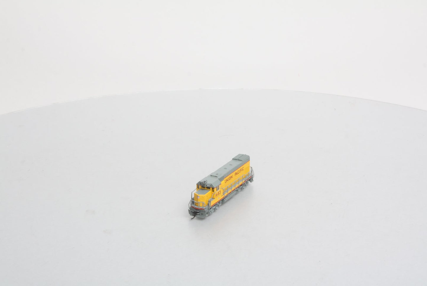 Atlas 52608 N Scale Union Pacific GP15-1 Diesel Locomotive #1683