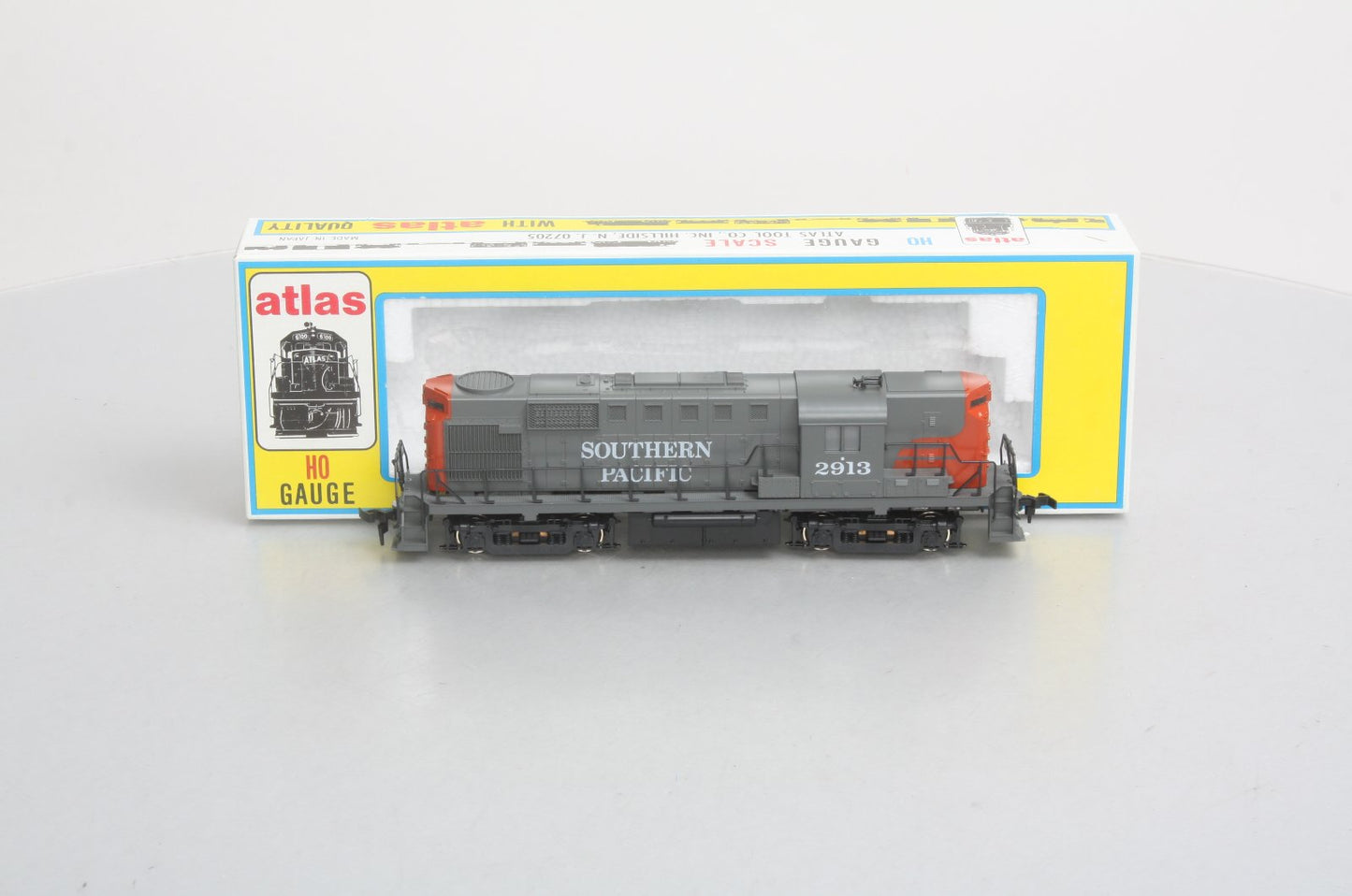 Atlas 7093 HO Scale Southern Pacific RS-11 Diesel Engine #2913