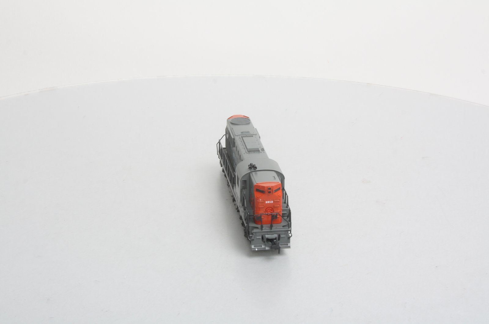 Atlas 7093 HO Scale Southern Pacific RS-11 Diesel Engine #2913
