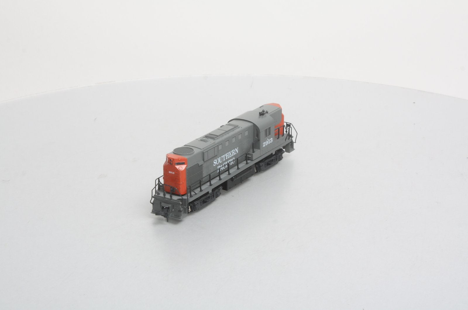 Atlas 7093 HO Scale Southern Pacific RS-11 Diesel Engine #2913