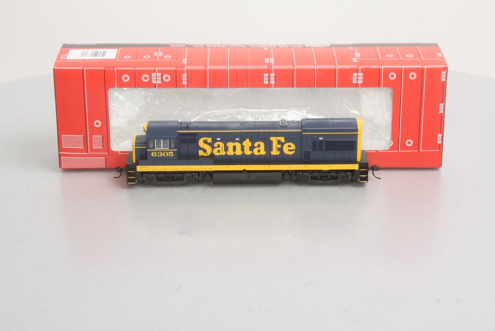 Atlas 8653 HO Scale AT&SF GE U23B Diesel Locomotive #6305 -DC
