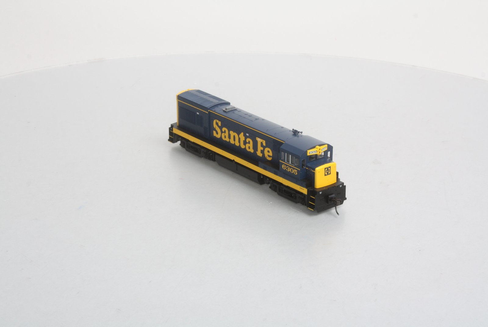 Atlas 8653 HO Scale AT&SF GE U23B Diesel Locomotive #6305 -DC