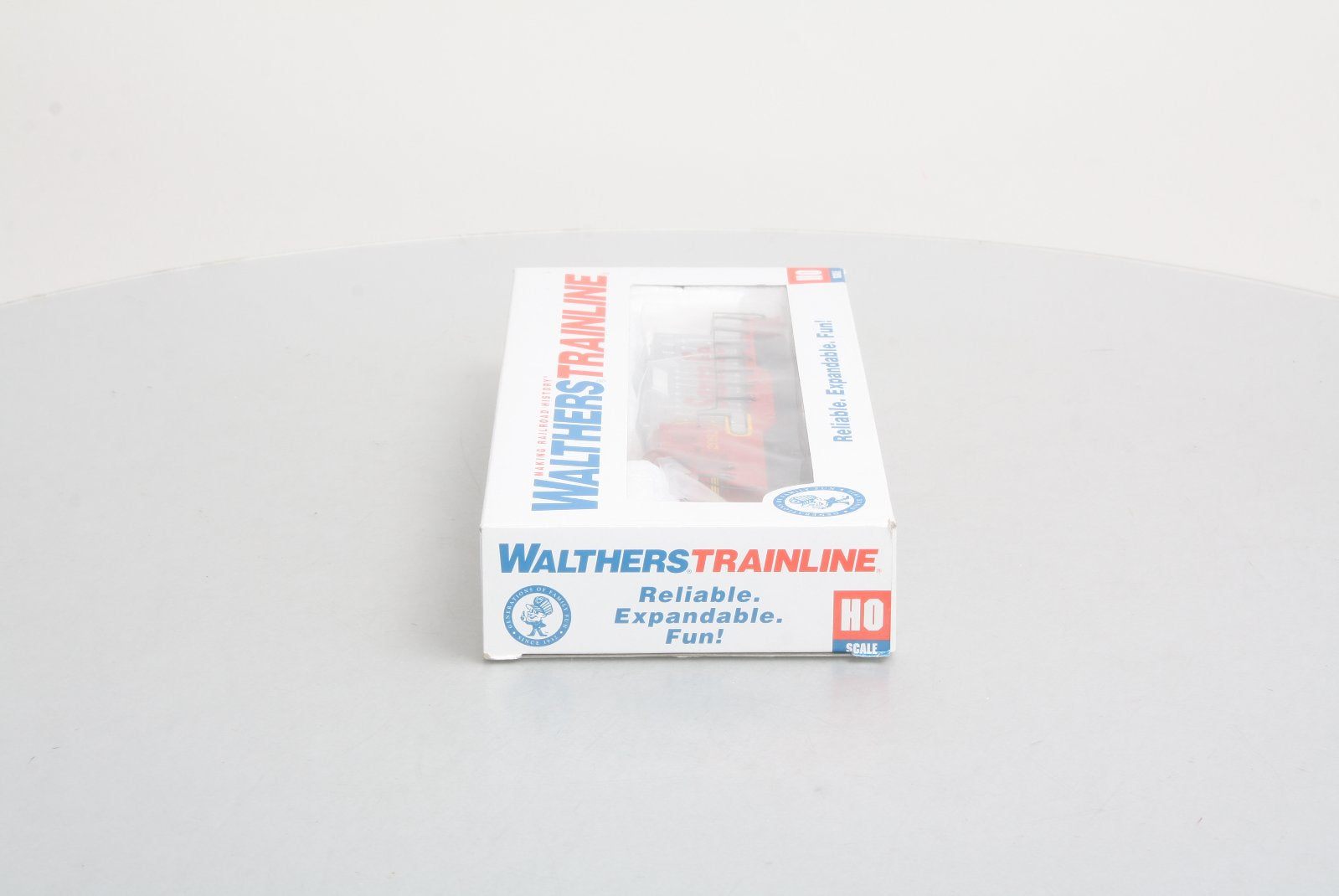 Walthers 931-113 HO Santa Fe EMD GP9M Diesel Locomotive Standard DC #2092