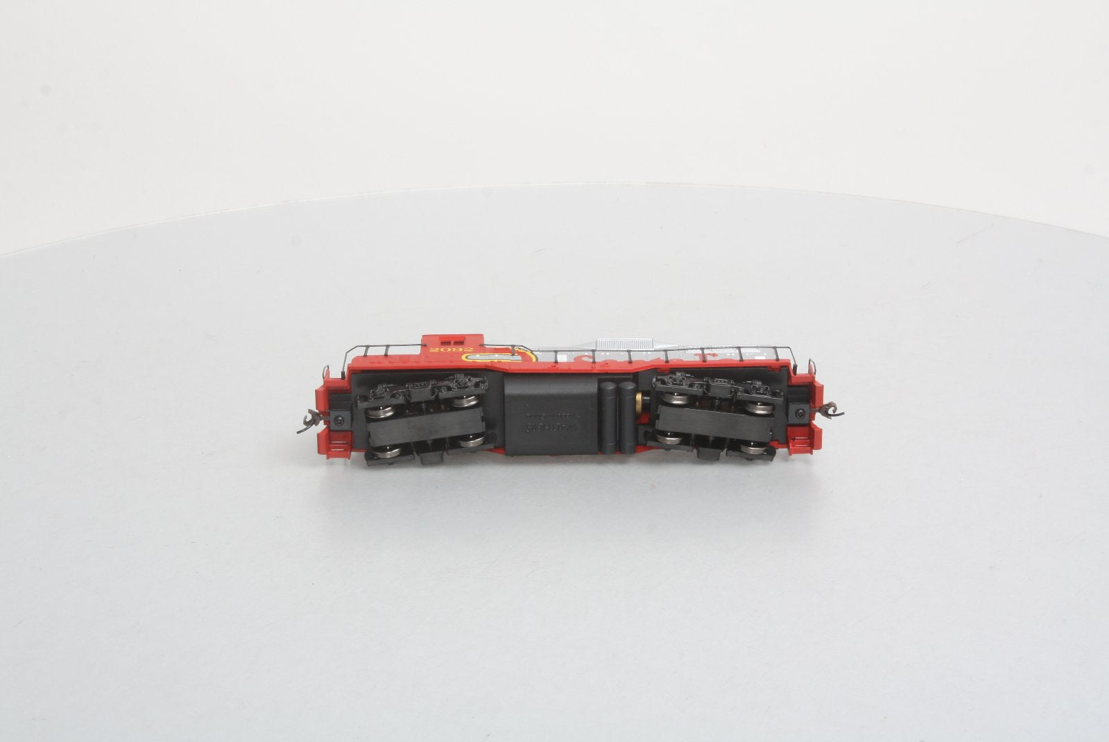 Walthers 931-113 HO Santa Fe EMD GP9M Diesel Locomotive Standard DC #2092