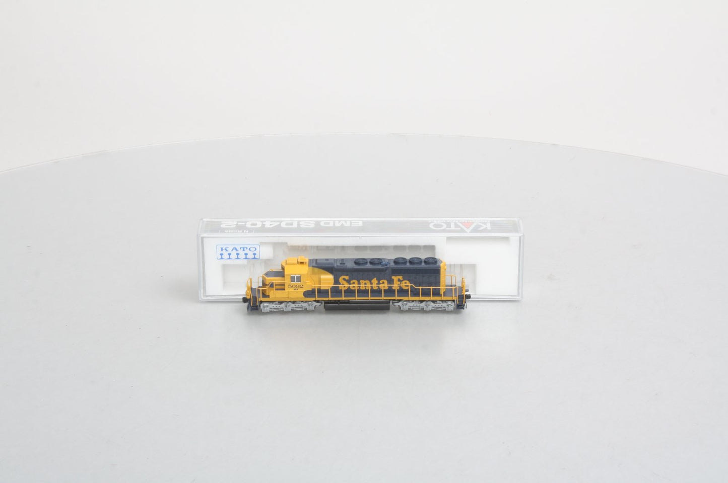 Kato 176-8202 Santa Fe SD40-2 Diesel Locomotive #5092