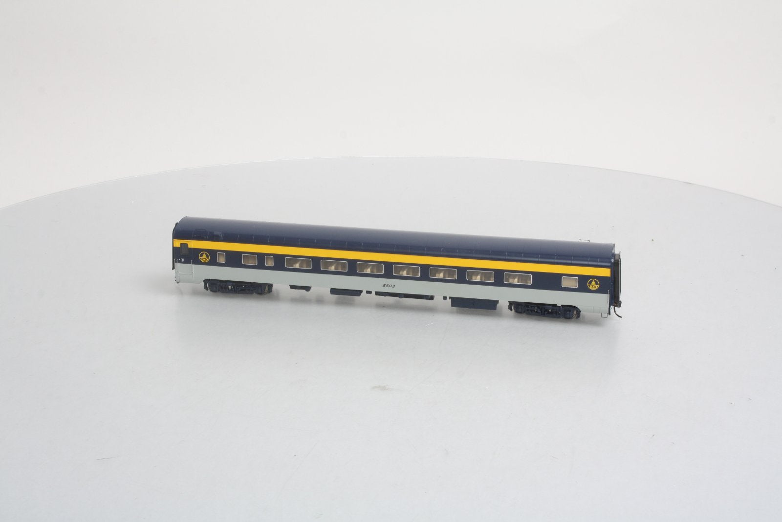 Walthers 920-15601 HO Baltimore & Ohio 85' Pullman-Standard 56-Seat Coach RTR
