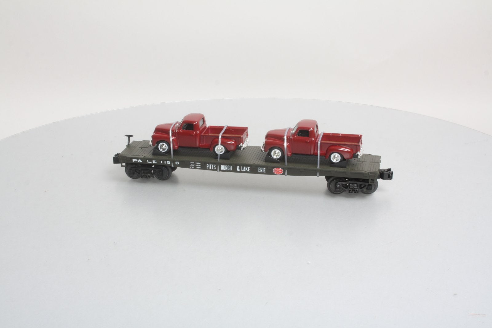 MTH 30-76496 O P&LE Flatcar w//'50 GMC Pickups