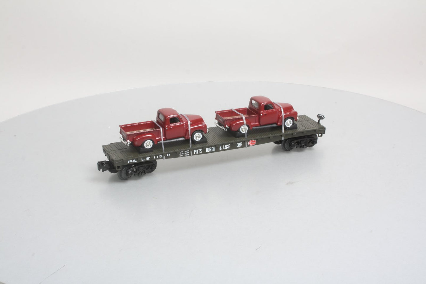 MTH 30-76496 O P&LE Flatcar w//'50 GMC Pickups