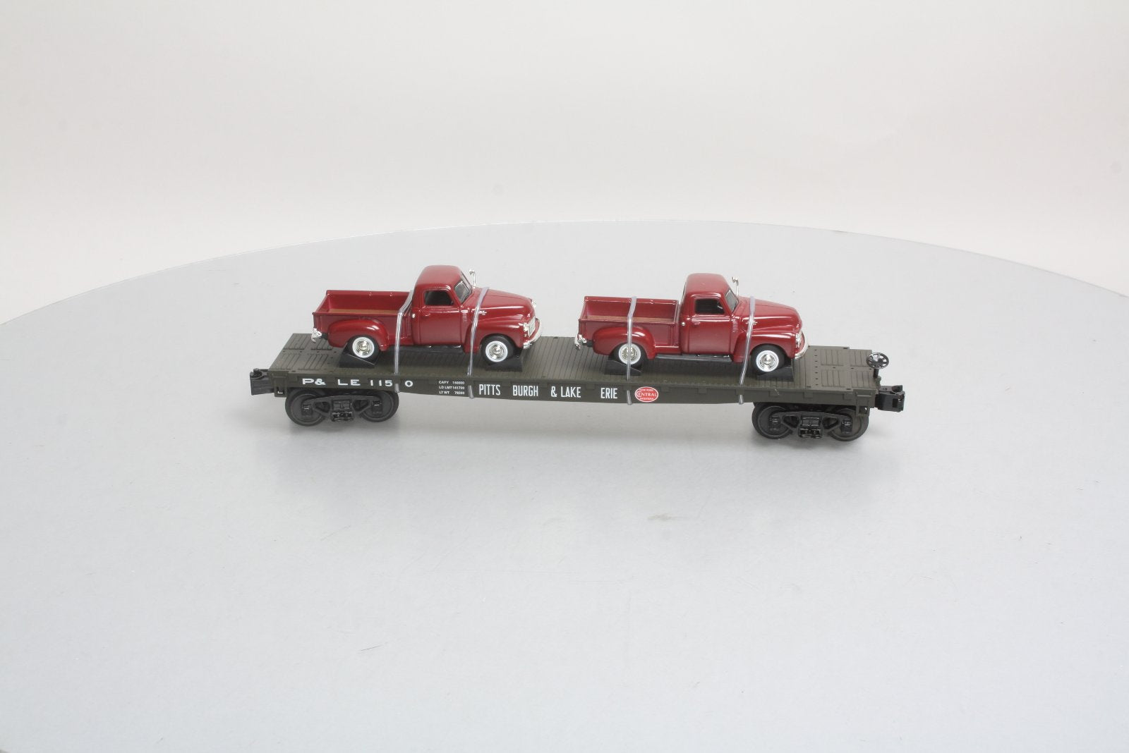 MTH 30-76496 O P&LE Flatcar w//'50 GMC Pickups