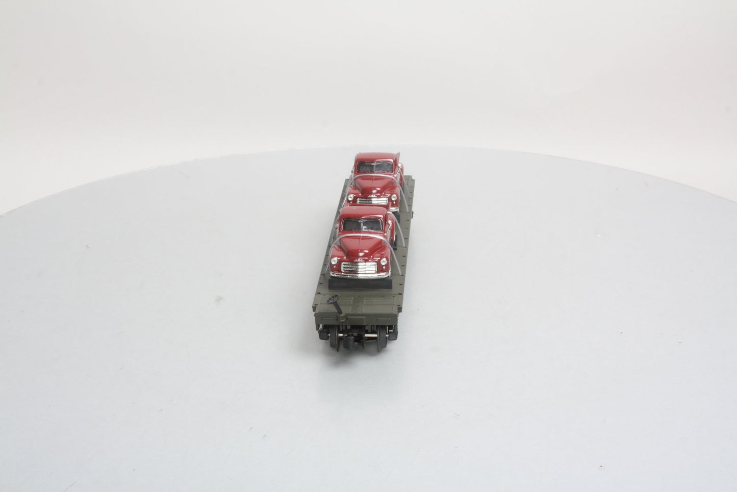 MTH 30-76496 O P&LE Flatcar w//'50 GMC Pickups
