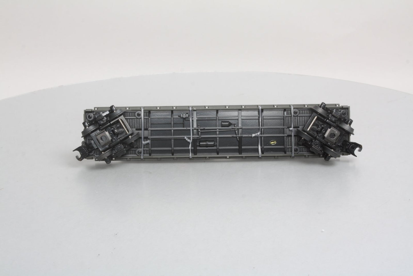 MTH 30-76496 O P&LE Flatcar w//'50 GMC Pickups