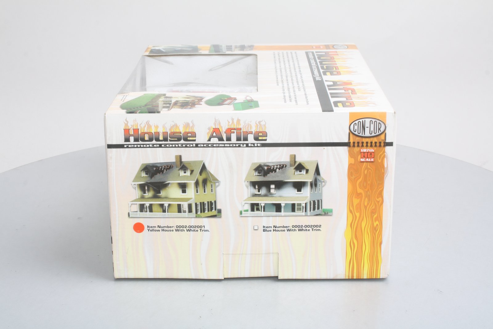 Con-Cor 0002-002001 HO House Afire Assembled Remote Control Accesory