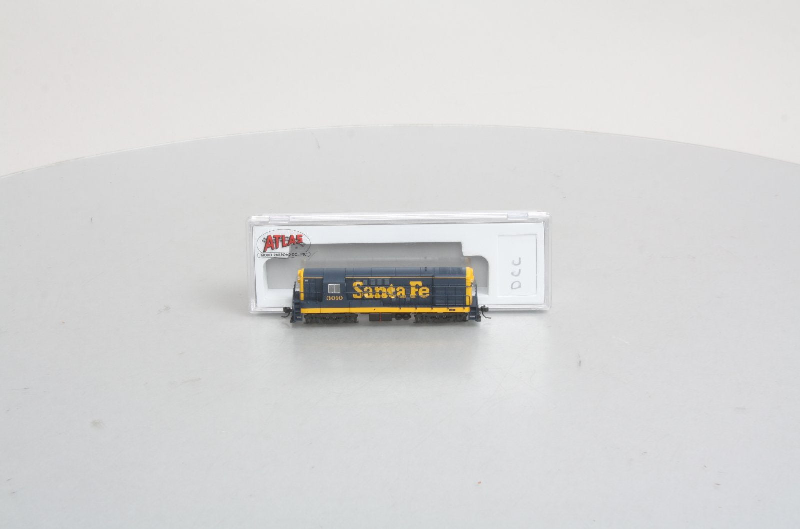 Atlas 40001890 N Santa Fe H16-44 Diesel Locomotive #3010 DCC