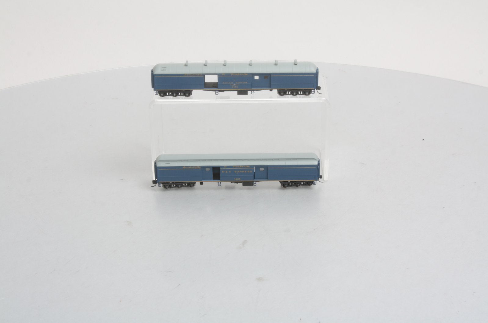 Wheels of Time 299TS 70' Heavyweight Baggage Car & REA Car (2)