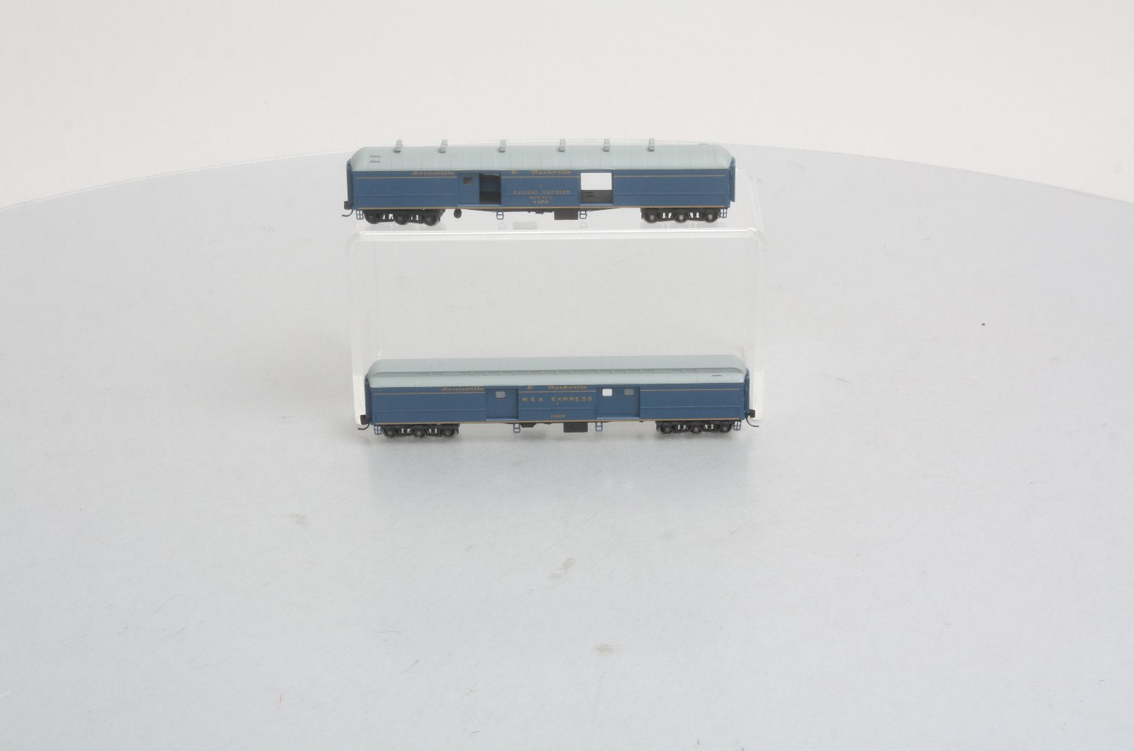 Wheels of Time 299TS 70' Heavyweight Baggage Car & REA Car (2)