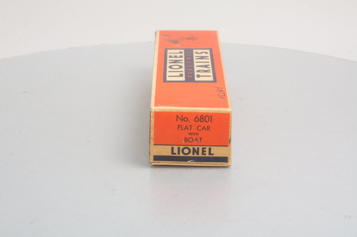 Lionel 6801-75 Vintage O Flatcar with Blue & White Boat