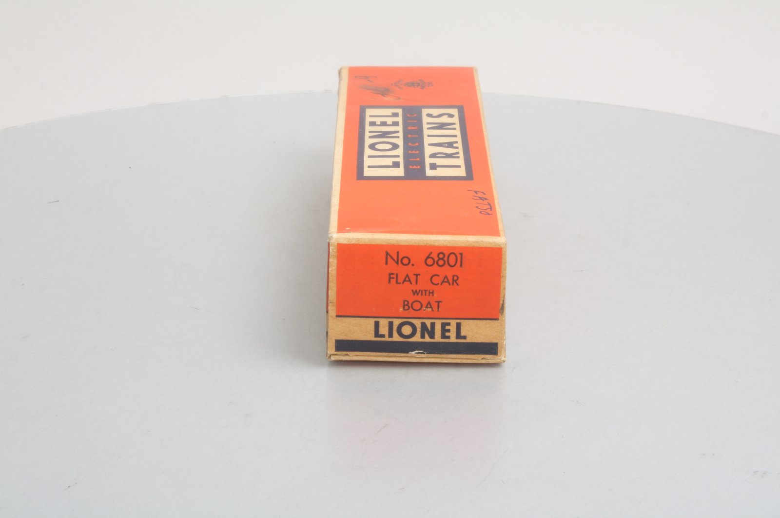 Lionel 6801-75 Vintage O Flatcar with Blue & White Boat