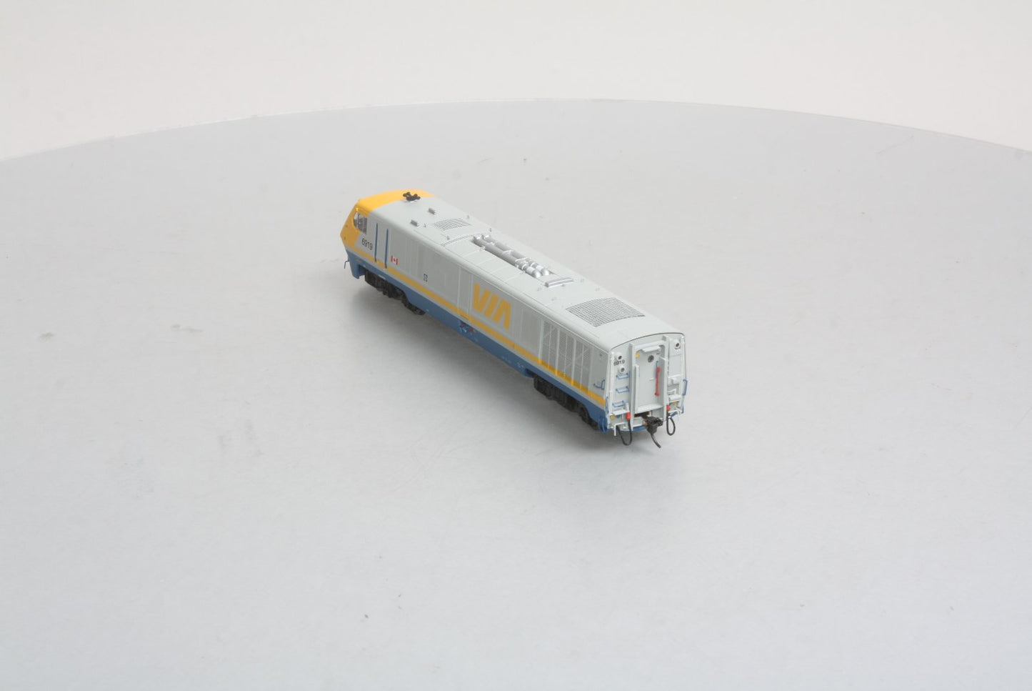 Rapido Trains 200058 HOCanada Bombardier Via Rail LRC #6919 w/DCC & Sound