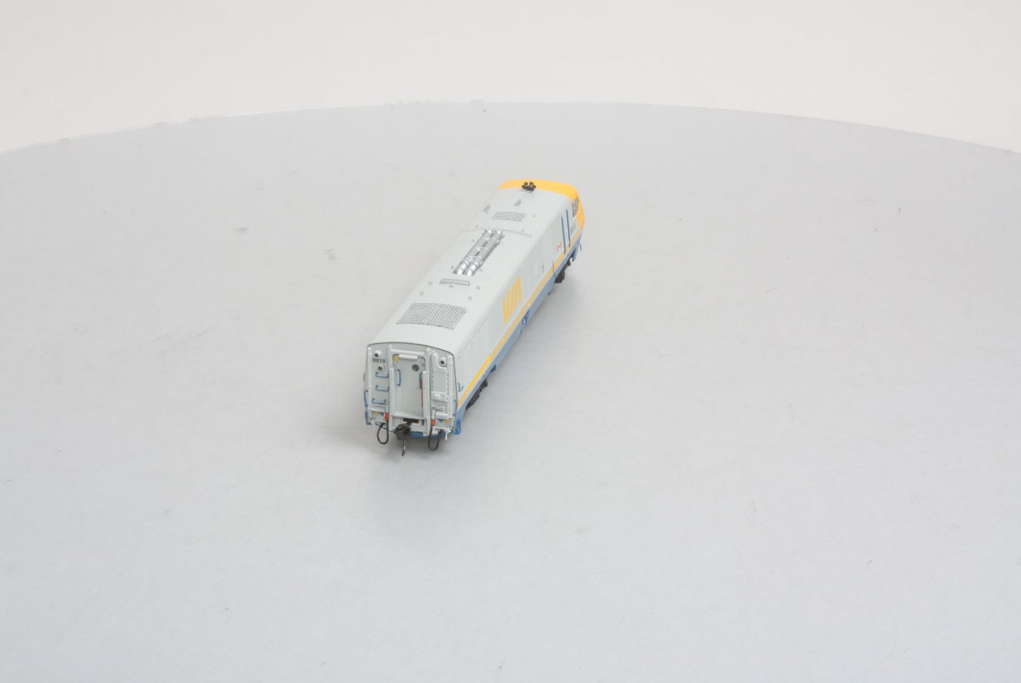 Rapido Trains 200058 HOCanada Bombardier Via Rail LRC #6919 w/DCC & Sound