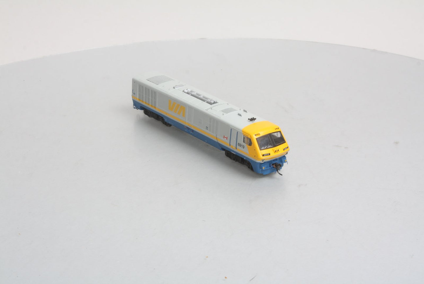 Rapido Trains 200058 HOCanada Bombardier Via Rail LRC #6919 w/DCC & Sound