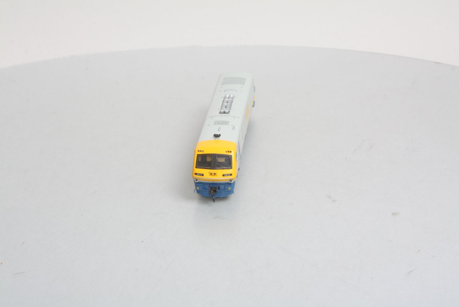 Rapido Trains 200058 HOCanada Bombardier Via Rail LRC #6919 w/DCC & Sound