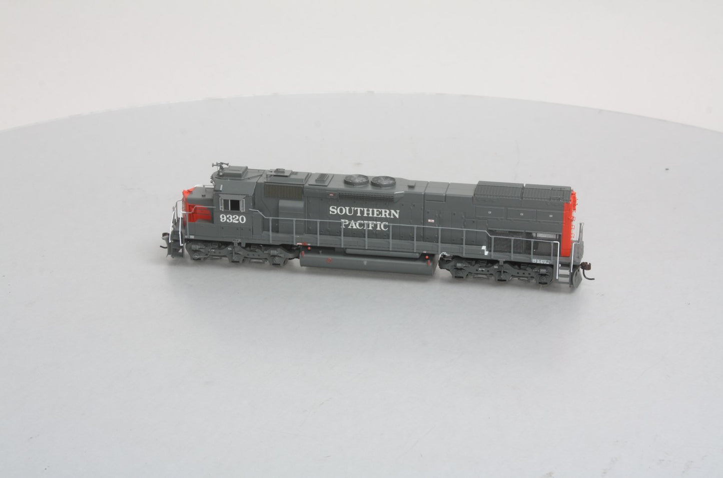 Athearn 88753 HO Scale Southern Pacific SD45T-2 Diesel Locomotive