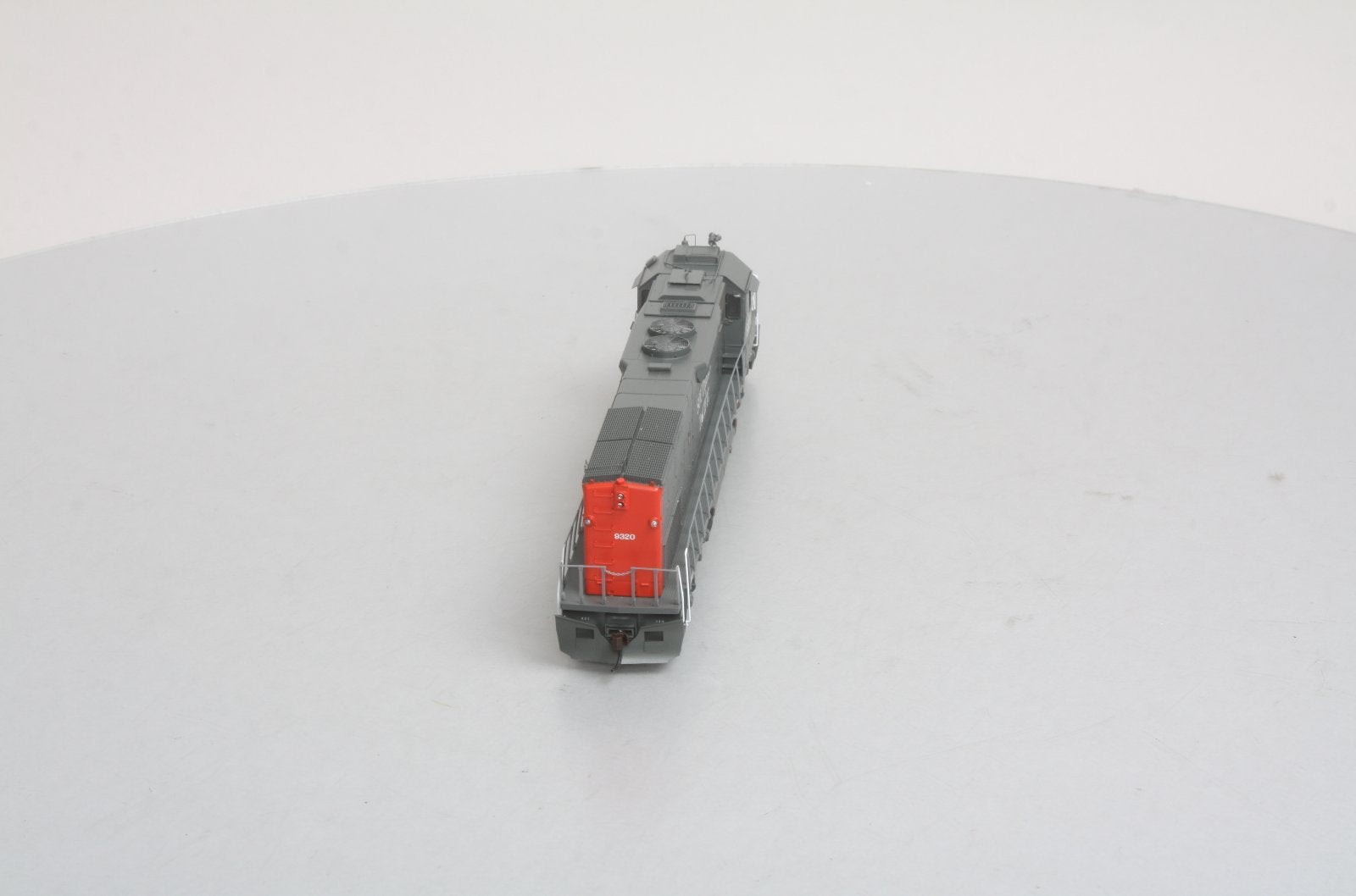 Athearn 88753 HO Scale Southern Pacific SD45T-2 Diesel Locomotive
