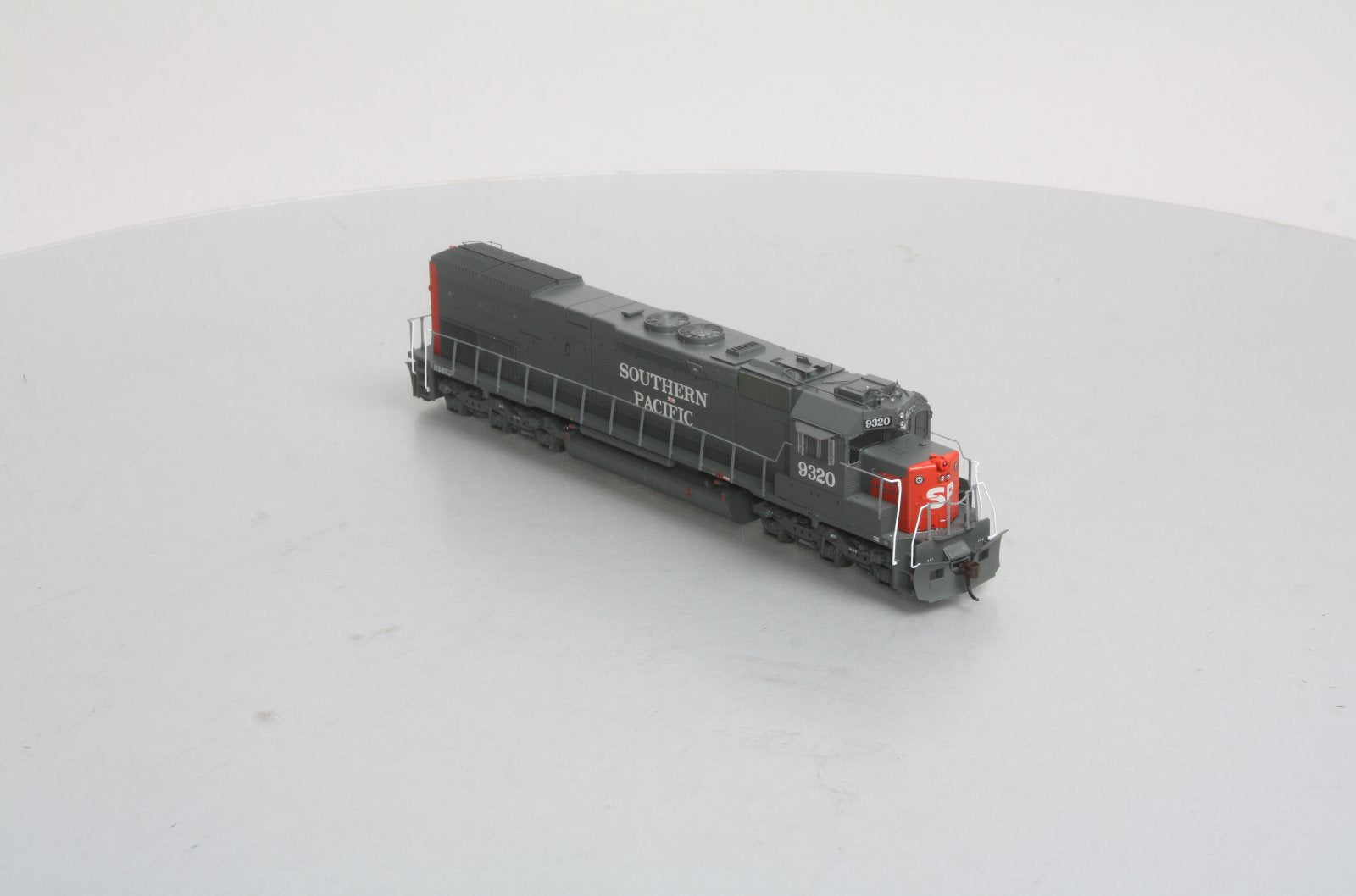 Athearn 88753 HO Scale Southern Pacific SD45T-2 Diesel Locomotive