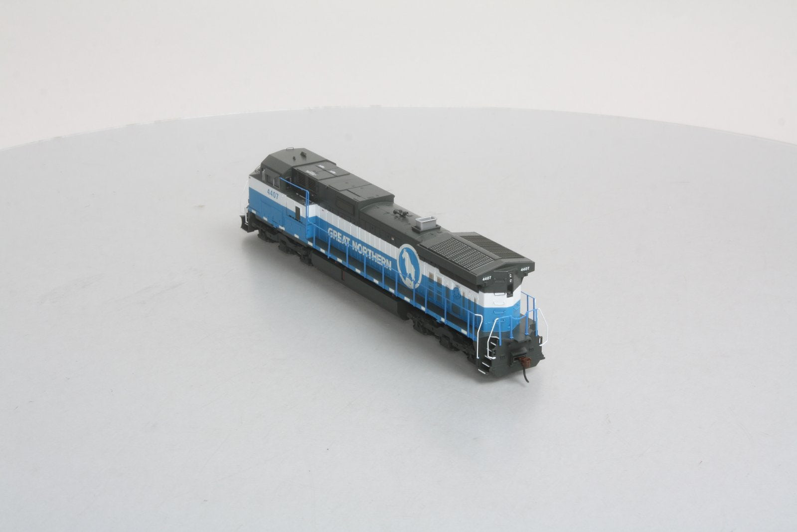 Athearn 77947 HO Great Northern C44-9W Diesel Locomotive #4407