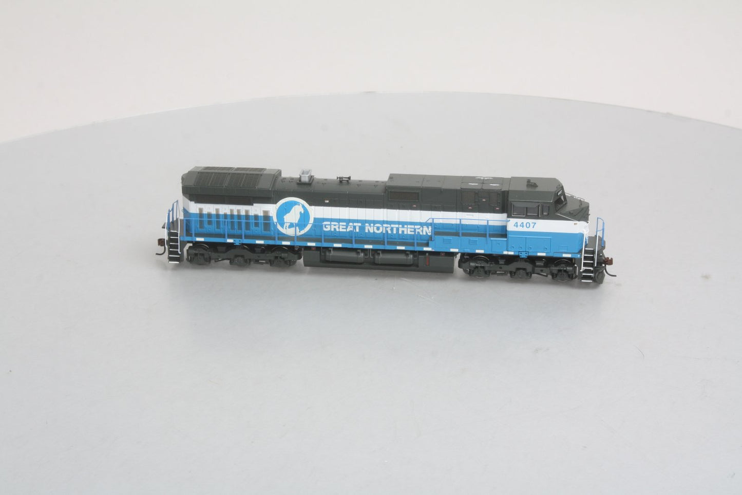 Athearn 77947 HO Great Northern C44-9W Diesel Locomotive #4407