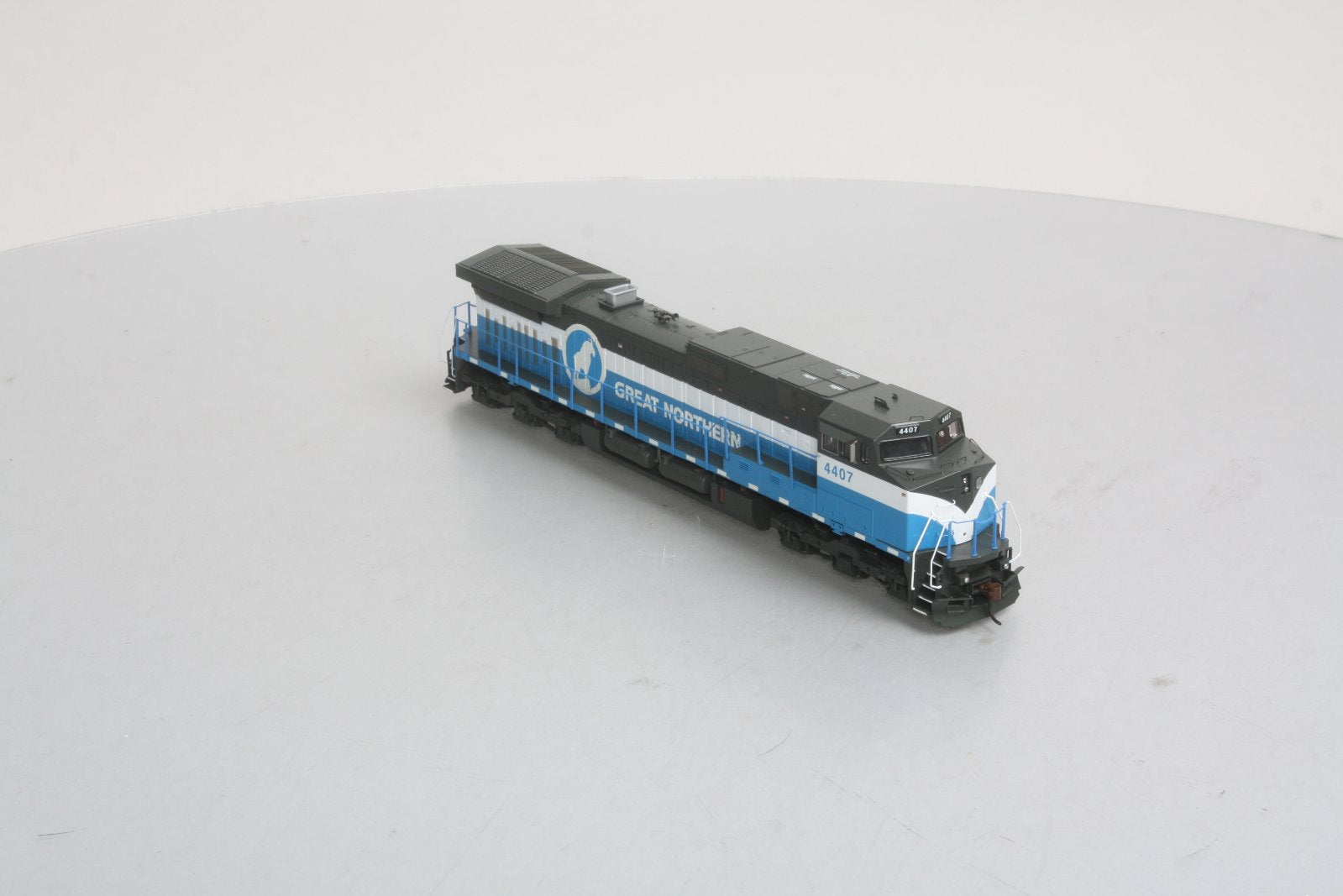 Athearn 77947 HO Great Northern C44-9W Diesel Locomotive #4407
