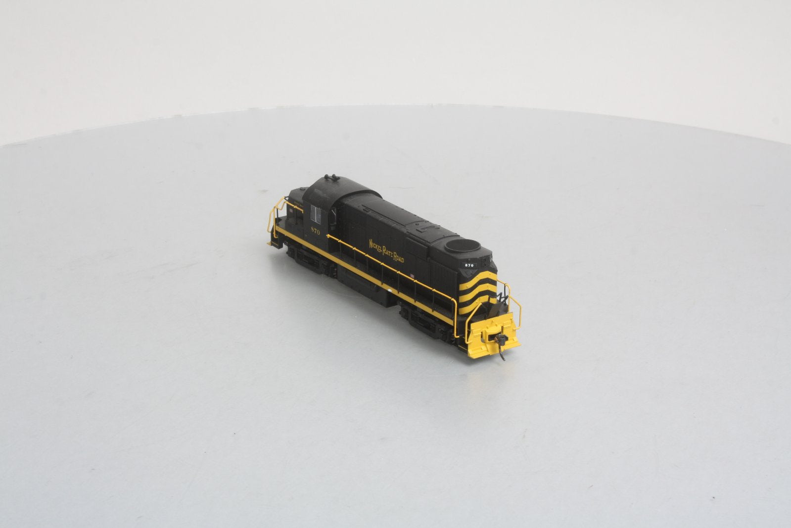 Atlas 10000950 Nickel Plate Road Trainman RS-36 Diesel Locomotive