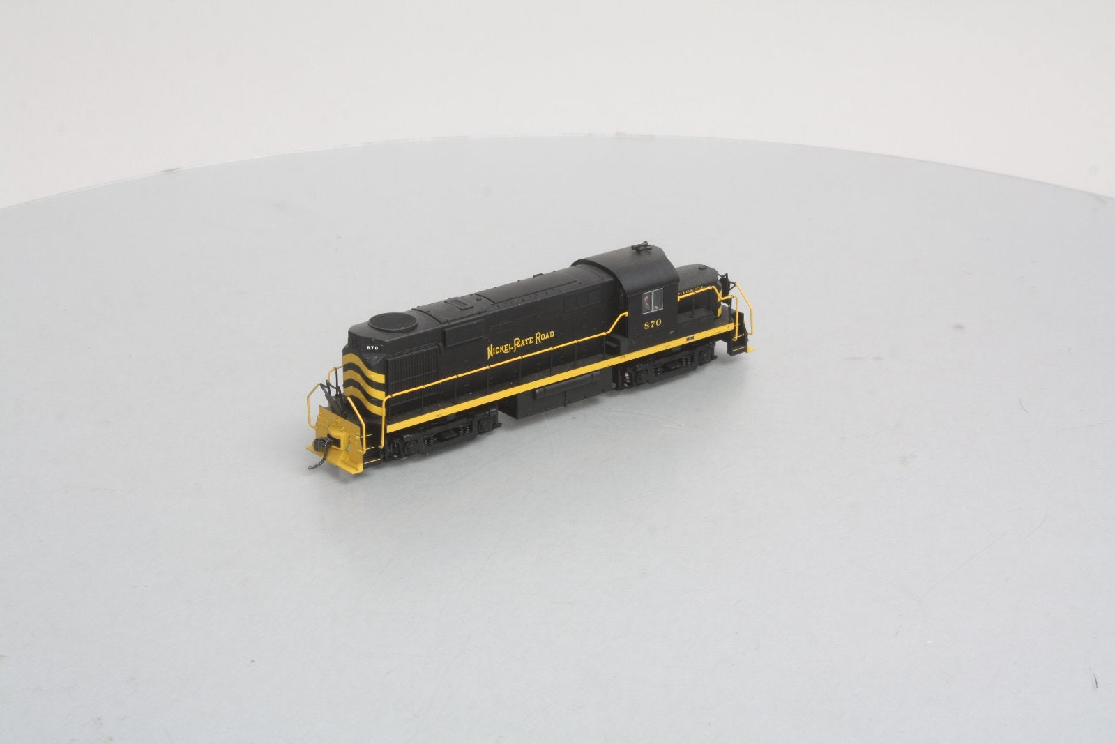 Atlas 10000950 Nickel Plate Road Trainman RS-36 Diesel Locomotive