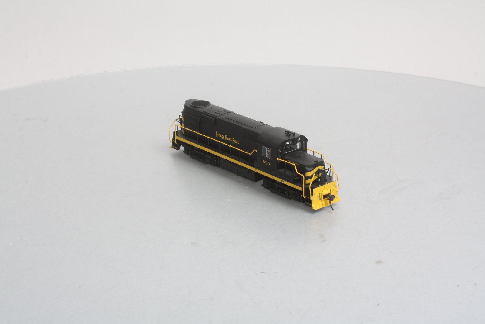 Atlas 10000950 Nickel Plate Road Trainman RS-36 Diesel Locomotive