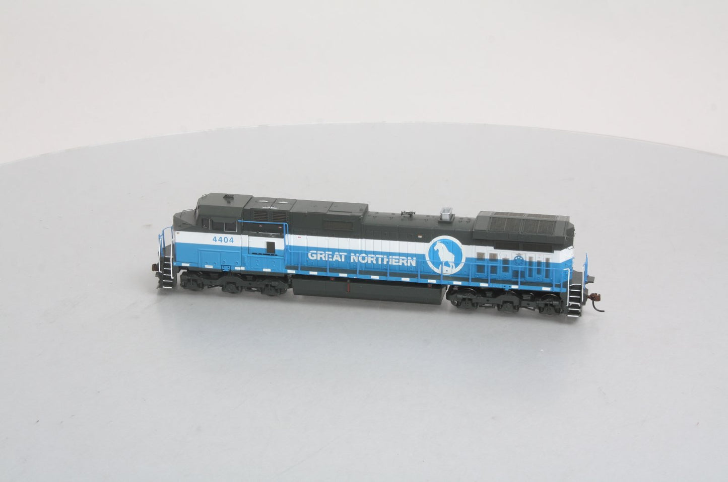 Athearn 77946 HO Scale Great Northern C44-9W Diesel Locomotive #4404