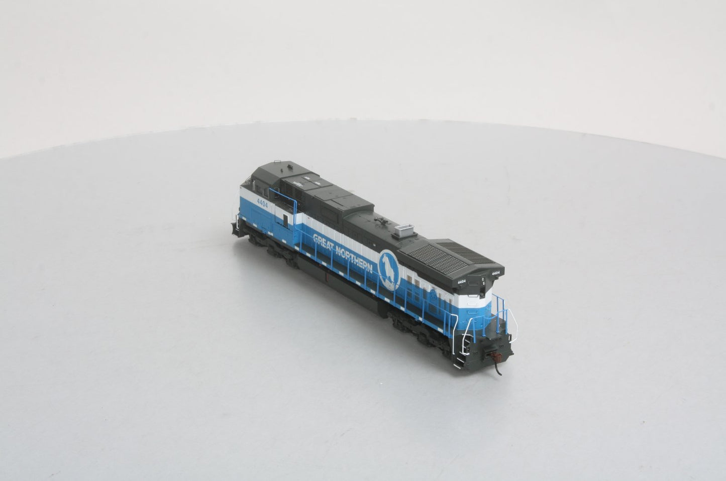 Athearn 77946 HO Scale Great Northern C44-9W Diesel Locomotive #4404